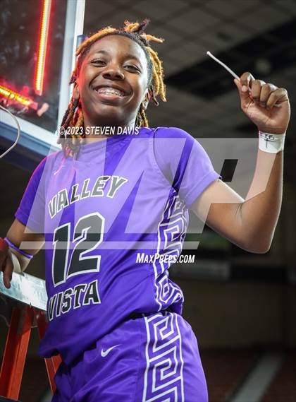 Thumbnail 2 in Valley Vista @ Dobson (AIA 6A Final Awards) photogallery.