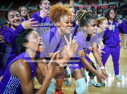 Thumbnail 1 in Valley Vista @ Dobson (AIA 6A Final Awards) photogallery.