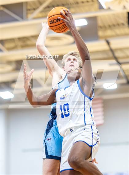 Thumbnail 3 in Oxford @ Lewisburg photogallery.