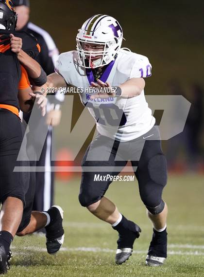 Thumbnail 2 in Holland vs. Centerville (UIL 2A Regional Playoff) photogallery.