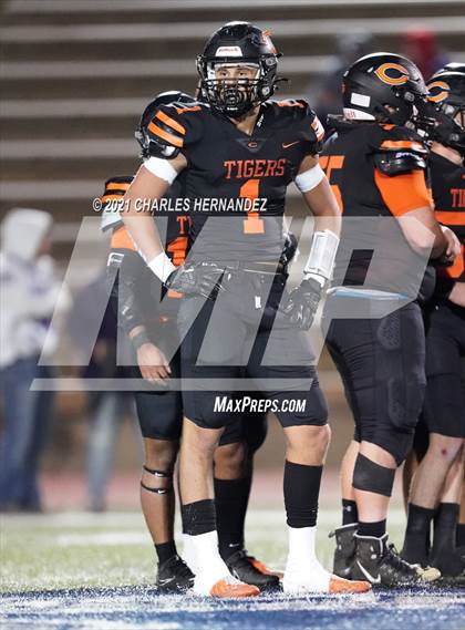 Thumbnail 3 in Holland vs. Centerville (UIL 2A Regional Playoff) photogallery.