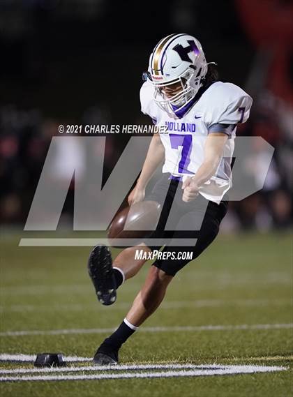 Thumbnail 2 in Holland vs. Centerville (UIL 2A Regional Playoff) photogallery.
