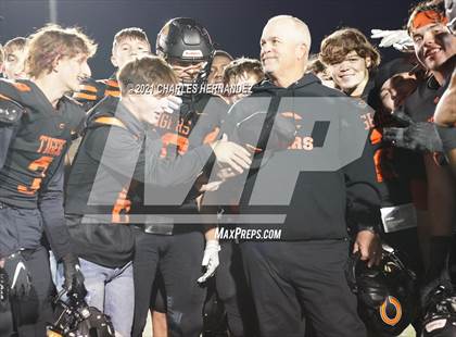 Thumbnail 2 in Holland vs. Centerville (UIL 2A Regional Playoff) photogallery.