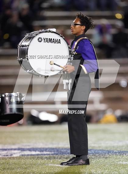 Thumbnail 2 in Holland vs. Centerville (UIL 2A Regional Playoff) photogallery.