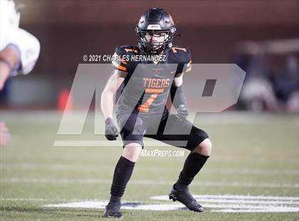 Thumbnail 3 in Holland vs. Centerville (UIL 2A Regional Playoff) photogallery.