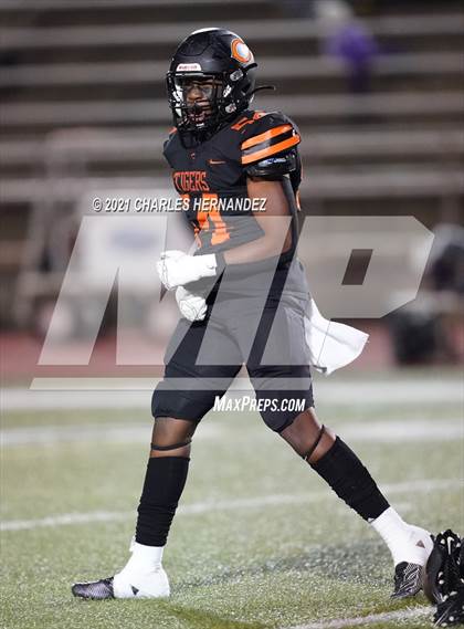 Thumbnail 1 in Holland vs. Centerville (UIL 2A Regional Playoff) photogallery.