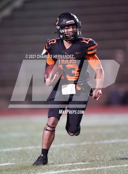 Thumbnail 2 in Holland vs. Centerville (UIL 2A Regional Playoff) photogallery.