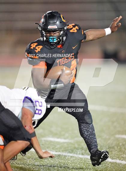 Thumbnail 2 in Holland vs. Centerville (UIL 2A Regional Playoff) photogallery.