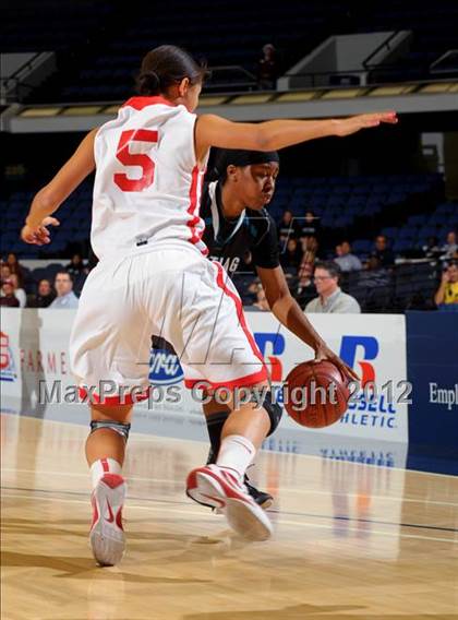 Thumbnail 3 in Santiago vs. Mater Dei (CIF SS D1AA Semifinal) photogallery.