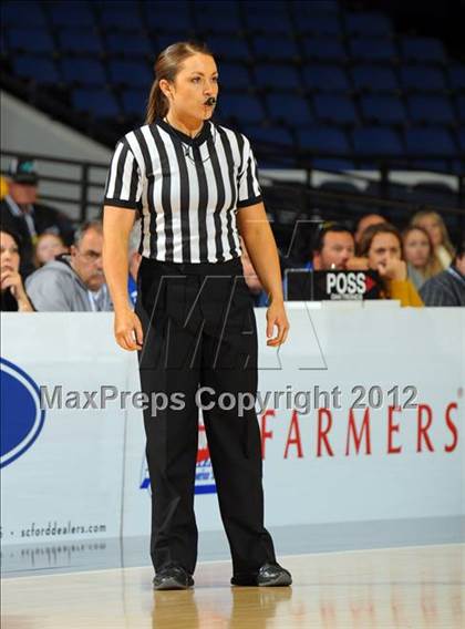 Thumbnail 2 in Santiago vs. Mater Dei (CIF SS D1AA Semifinal) photogallery.