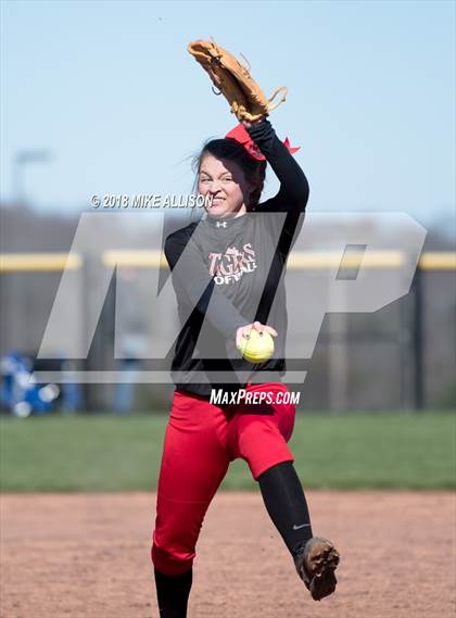 Thumbnail 1 in Whitwell vs Girls Prep photogallery.