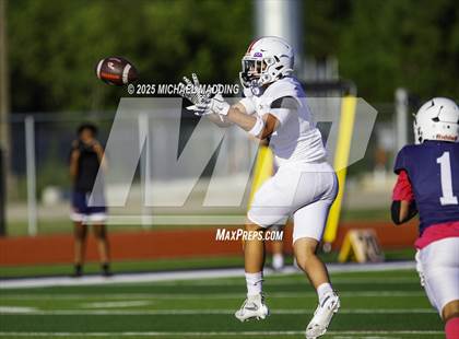 Thumbnail 3 in JV: Bridge City vs Hardin-Jefferson photogallery.