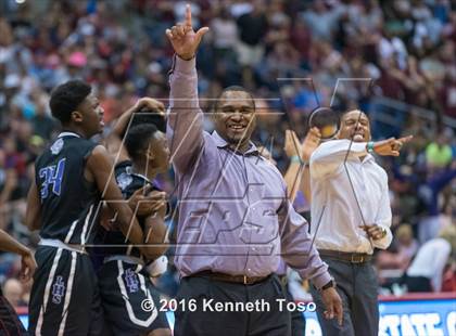Thumbnail 3 in Lincoln vs. Silsbee (UIL 4A Final) photogallery.