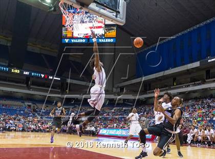 Thumbnail 3 in Lincoln vs. Silsbee (UIL 4A Final) photogallery.