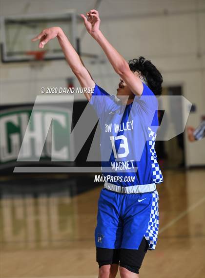 Thumbnail 2 in Maywood Academy vs. Sun Valley Magnet (CIF LACS D4 Final) photogallery.