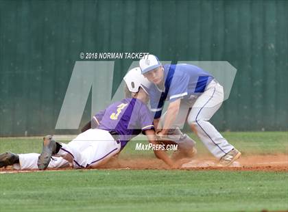 Thumbnail 2 in Valley Center vs Kapaun Mt Carmel (KSHSAA 5A Regional Playoff) photogallery.