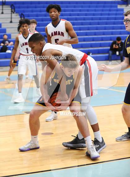 Thumbnail 3 in Lamar Houston vs. McKinney (McDonald's Texas Invitational) photogallery.