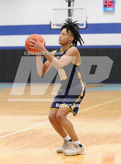Thumbnail 1 in Lamar Houston vs. McKinney (McDonald's Texas Invitational) photogallery.