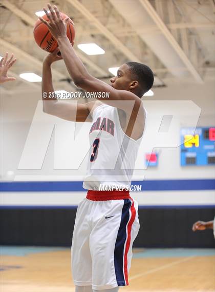 Thumbnail 3 in Lamar Houston vs. McKinney (McDonald's Texas Invitational) photogallery.