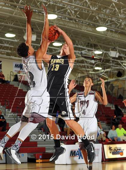 Thumbnail 2 in Laguna Hills @ Rancho Mirage (MaxPreps Holiday Classic) photogallery.