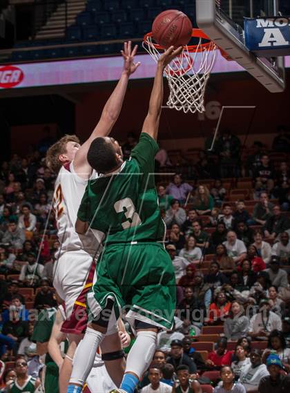 Thumbnail 1 in Granby Memorial vs. Weaver (CIAC Class S Final) photogallery.