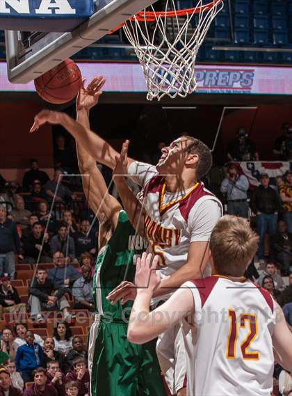 Thumbnail 3 in Granby Memorial vs. Weaver (CIAC Class S Final) photogallery.