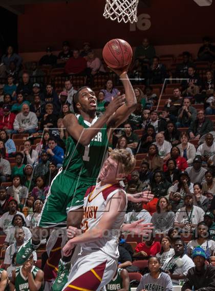 Thumbnail 3 in Granby Memorial vs. Weaver (CIAC Class S Final) photogallery.