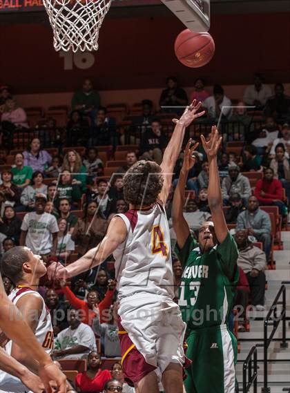 Thumbnail 1 in Granby Memorial vs. Weaver (CIAC Class S Final) photogallery.