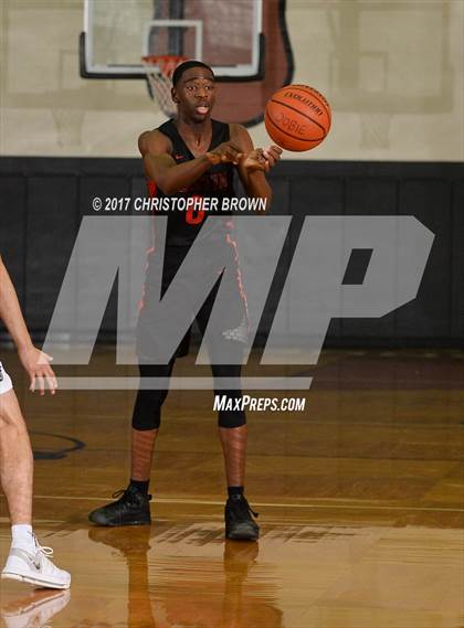 Thumbnail 2 in Fort Bend Austin vs Clear Falls (McDonald's Texas Invitational) photogallery.