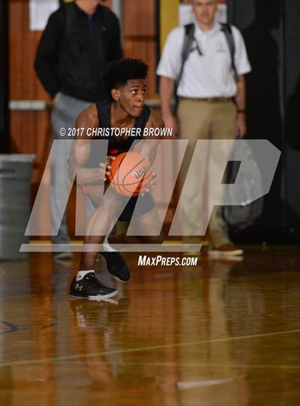 Thumbnail 3 in Fort Bend Austin vs Clear Falls (McDonald's Texas Invitational) photogallery.
