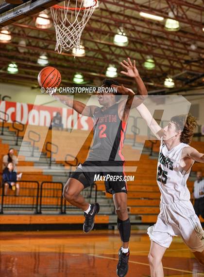 Thumbnail 2 in Fort Bend Austin vs Clear Falls (McDonald's Texas Invitational) photogallery.