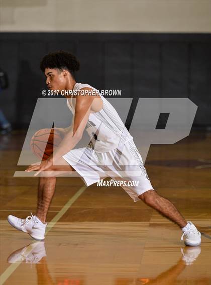 Thumbnail 3 in Fort Bend Austin vs Clear Falls (McDonald's Texas Invitational) photogallery.
