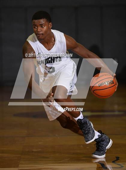 Thumbnail 1 in Fort Bend Austin vs Clear Falls (McDonald's Texas Invitational) photogallery.