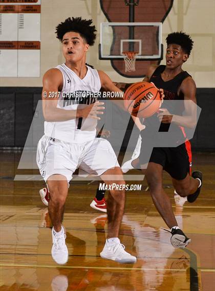 Thumbnail 3 in Fort Bend Austin vs Clear Falls (McDonald's Texas Invitational) photogallery.