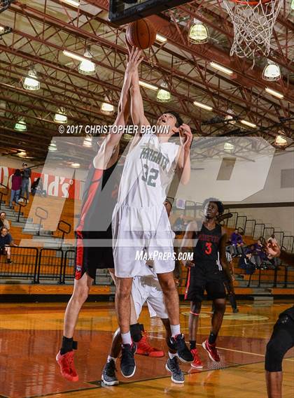 Thumbnail 1 in Fort Bend Austin vs Clear Falls (McDonald's Texas Invitational) photogallery.