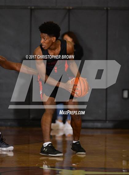 Thumbnail 1 in Fort Bend Austin vs Clear Falls (McDonald's Texas Invitational) photogallery.