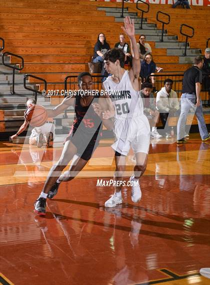 Thumbnail 3 in Fort Bend Austin vs Clear Falls (McDonald's Texas Invitational) photogallery.