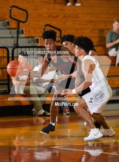 Thumbnail 2 in Fort Bend Austin vs Clear Falls (McDonald's Texas Invitational) photogallery.