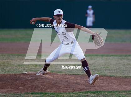 Thumbnail 2 in Perrin-Whitt @ Saint Jo photogallery.