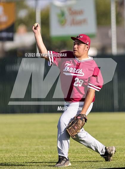 Thumbnail 2 in Torres @ Hoover photogallery.