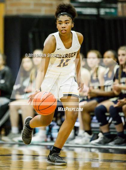 Thumbnail 3 in Casteel vs. Clark (NIKE Tournament of Champions) photogallery.