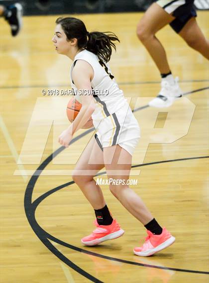 Thumbnail 2 in Casteel vs. Clark (NIKE Tournament of Champions) photogallery.