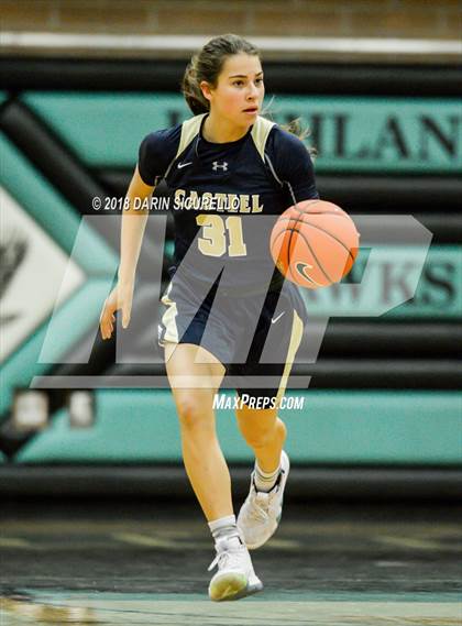 Thumbnail 2 in Casteel vs. Clark (NIKE Tournament of Champions) photogallery.