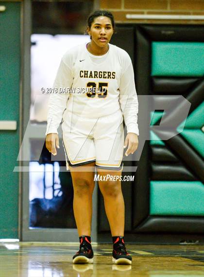 Thumbnail 2 in Casteel vs. Clark (NIKE Tournament of Champions) photogallery.