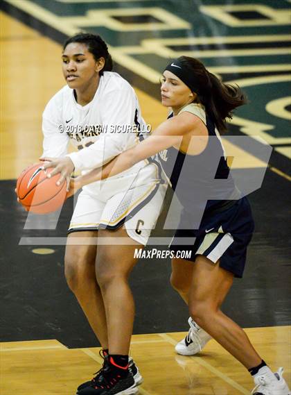 Thumbnail 1 in Casteel vs. Clark (NIKE Tournament of Champions) photogallery.