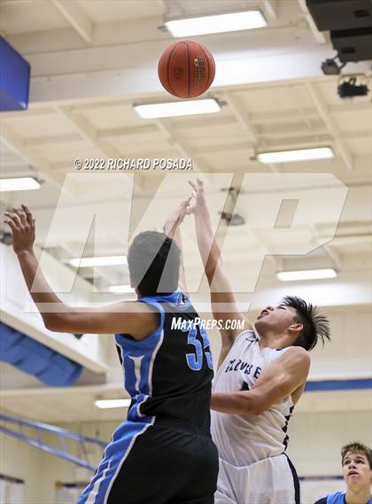 Thumbnail 2 in Clovis North vs. Clovis East photogallery.