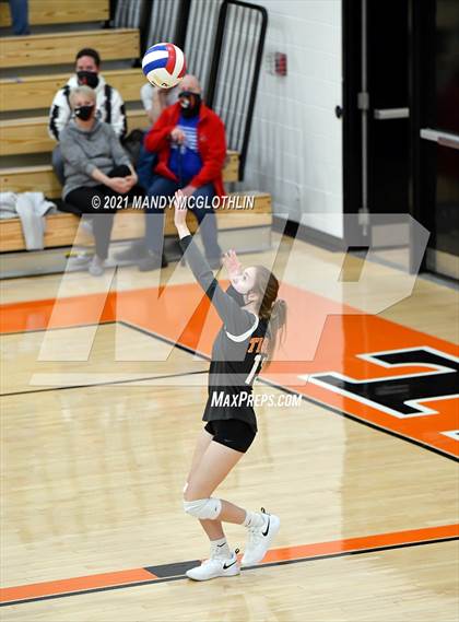 Thumbnail 1 in JV: Cuba/Spoon River Valley @ Illini Bluffs photogallery.