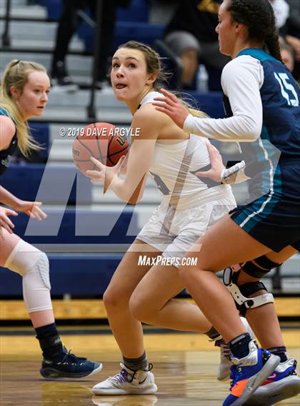 Thumbnail 3 in Juan Diego Catholic vs. Riverton photogallery.