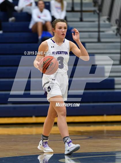 Thumbnail 3 in Juan Diego Catholic vs. Riverton photogallery.