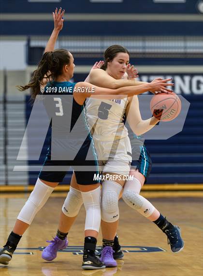 Thumbnail 3 in Juan Diego Catholic vs. Riverton photogallery.